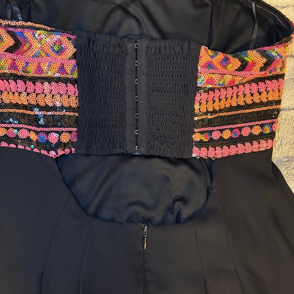 Medium Forever 21 Black Chiffon Mini Dress Sequin Top Keyhole Cutout - Picture 10 of 11